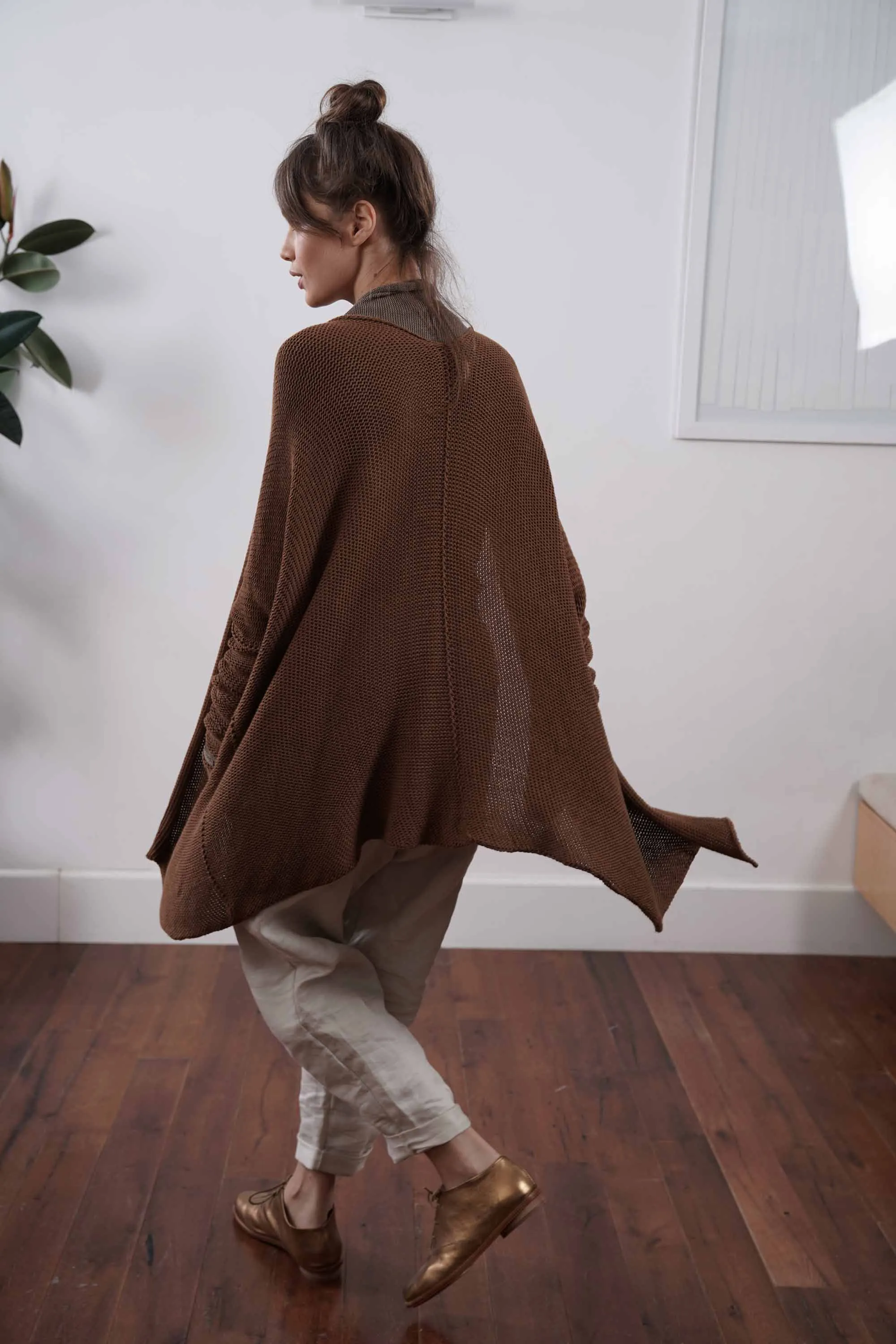 Big Chunky Oversize Soy Coat Sweater with pockets - Cognac Brown