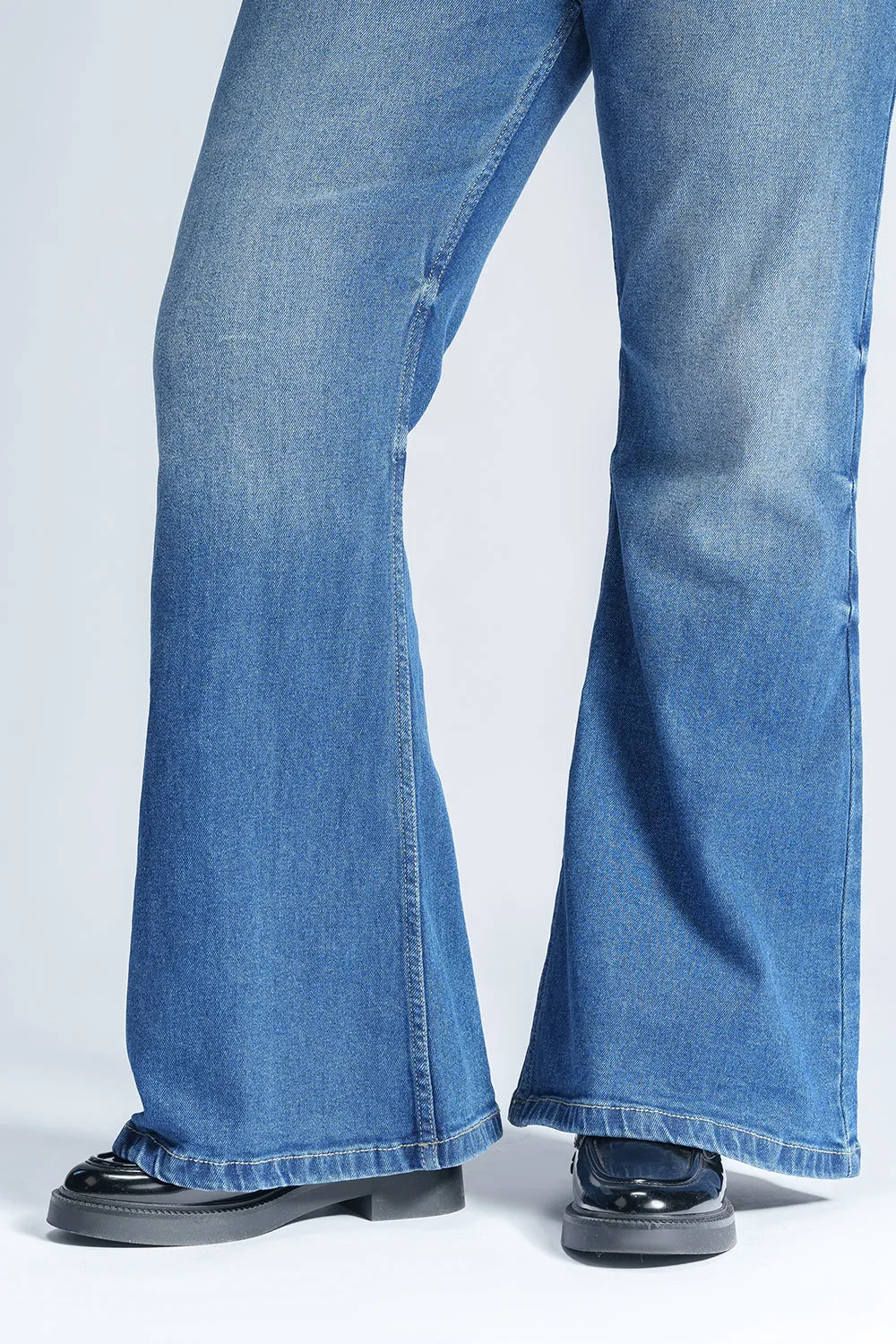 Indigo Inlet Curve Bootcut Jeans